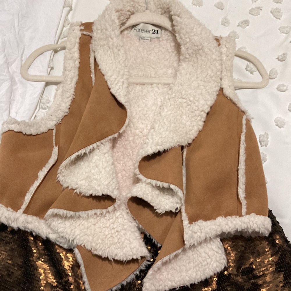 Vest - Picture 3 of 6